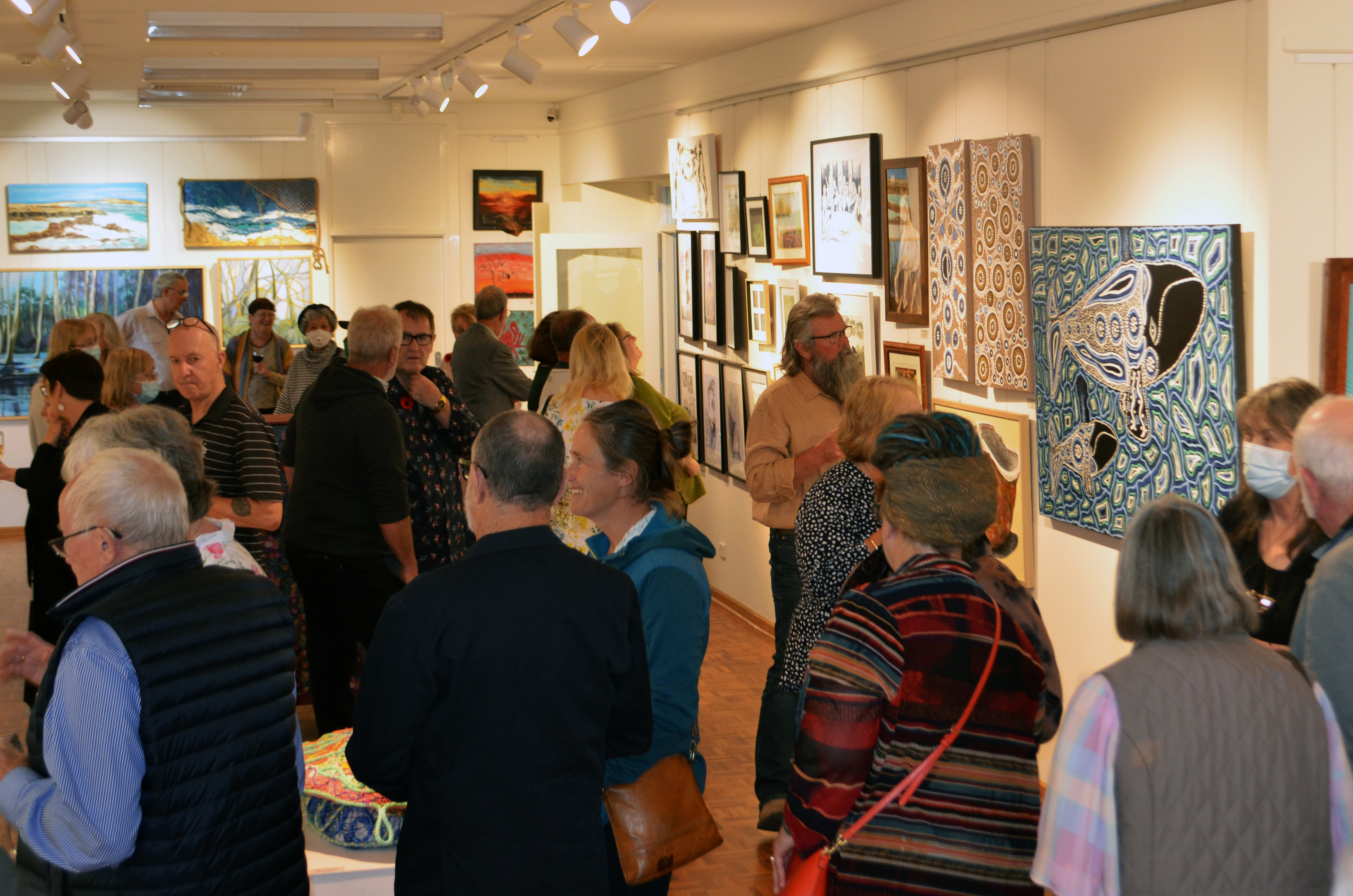 Crowd gathered in the Millicent Art Gallery 
